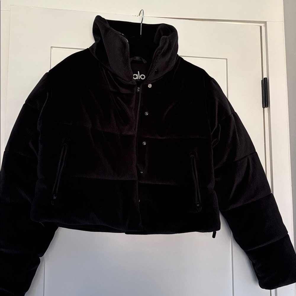 Alo ribbed velour gold rush puffer - Picture 2 of 3